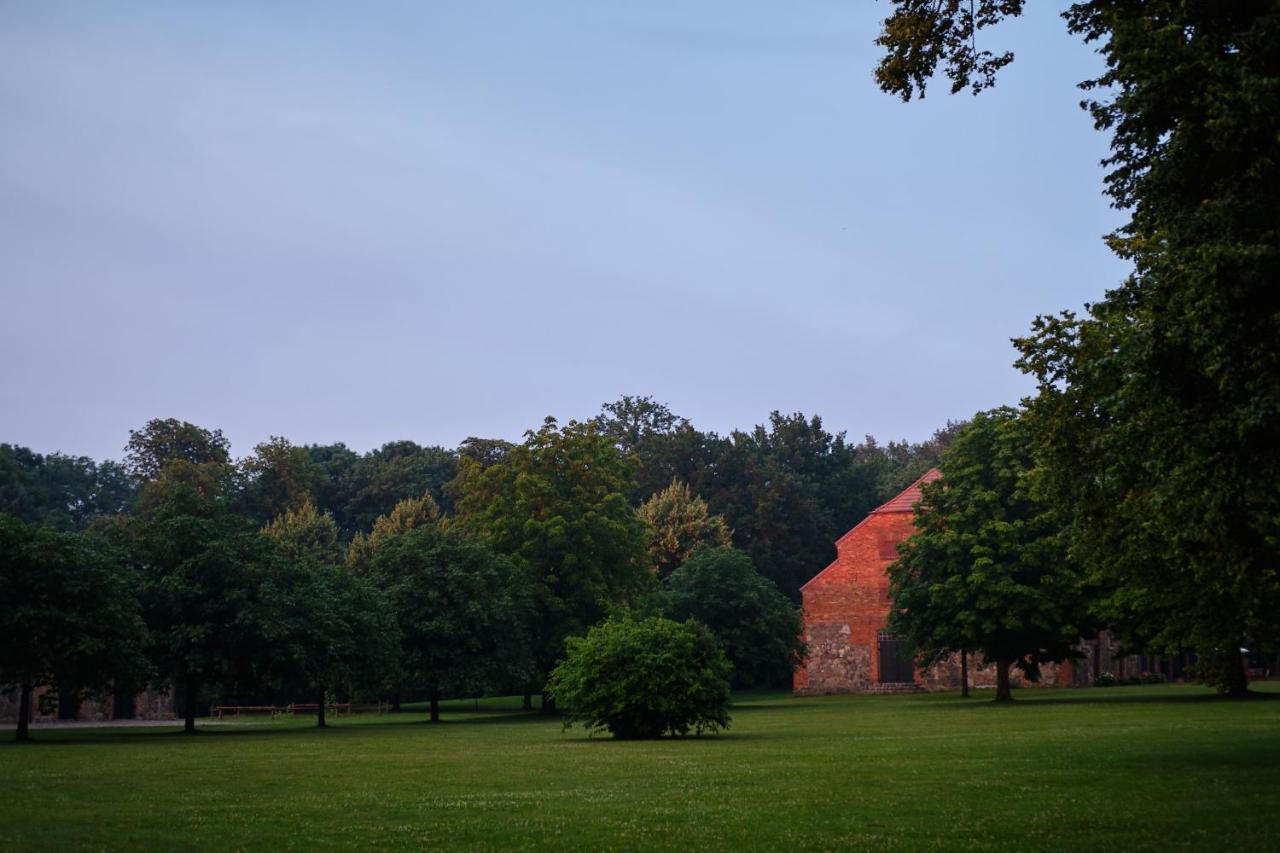 Relais & Chateaux Gutshaus Stolpe Hotel Stolpe an der Peene Exterior photo